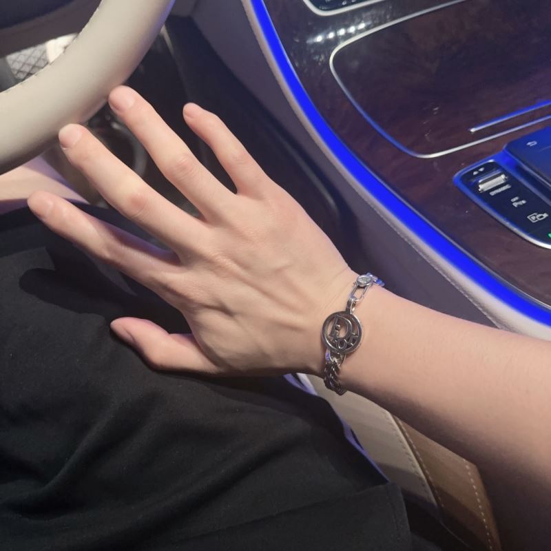 chr1st1an D10r bracelets